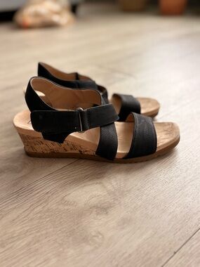 Black Women's Cork Wedge Sandals - Comfortable Strappy Design 6.5